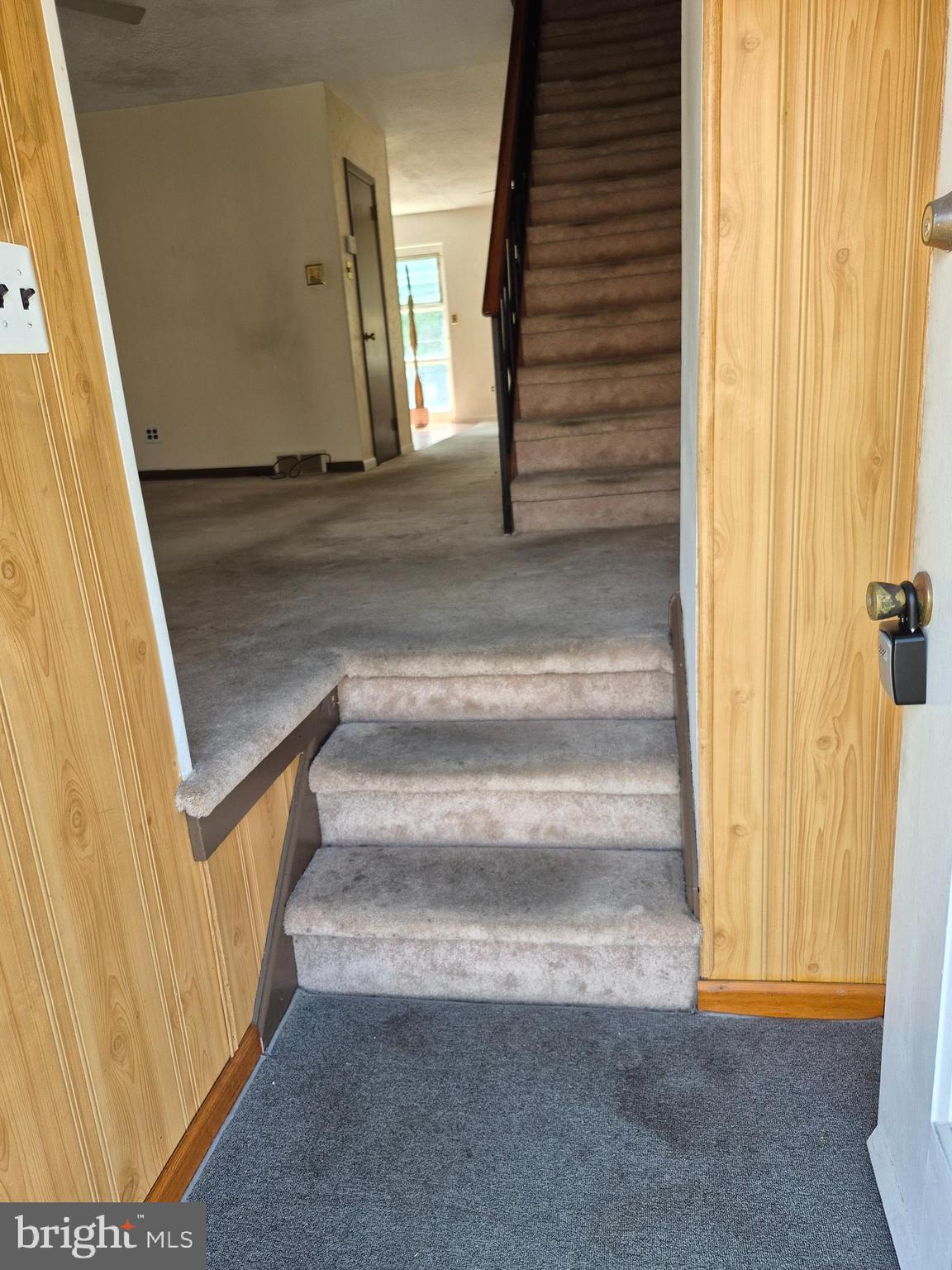 240 Rock Street Philadelphia, PA 19128 - Photo 2 of 27 Foyer