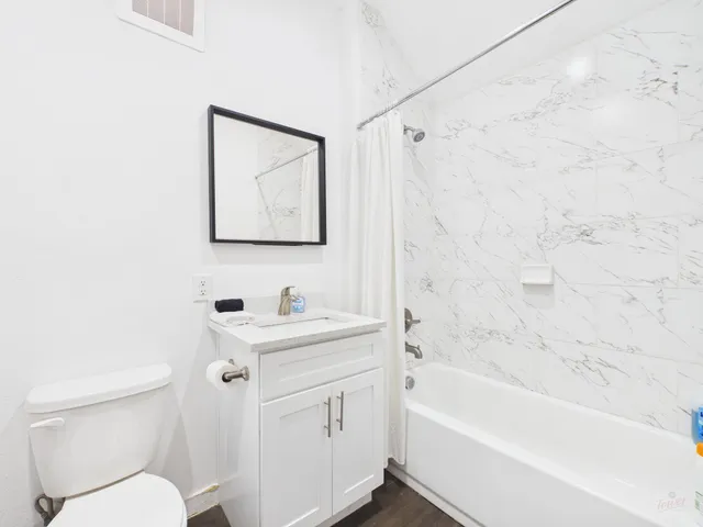 $1,195 | 1010 West 26th Street, Unit EF4, Austin, TX 78705