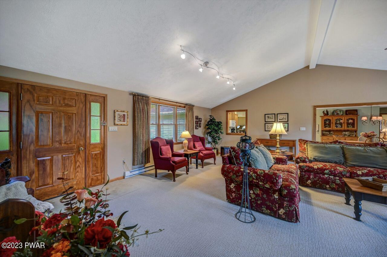 194 North Smith Road Waymart, PA 18472 - Photo 7 of 88 Living Room