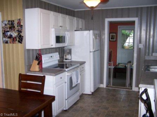5447 Mountain View Road Hays, NC 28635 - Photo 4 of 13 Kitchen