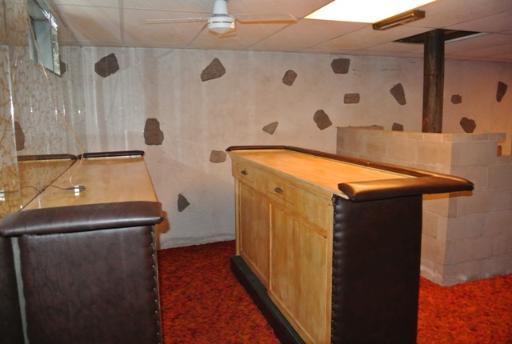 8787 Huber Road Belvidere, IL 61008 - Photo 14 of 16 a utility room with dryer and washer