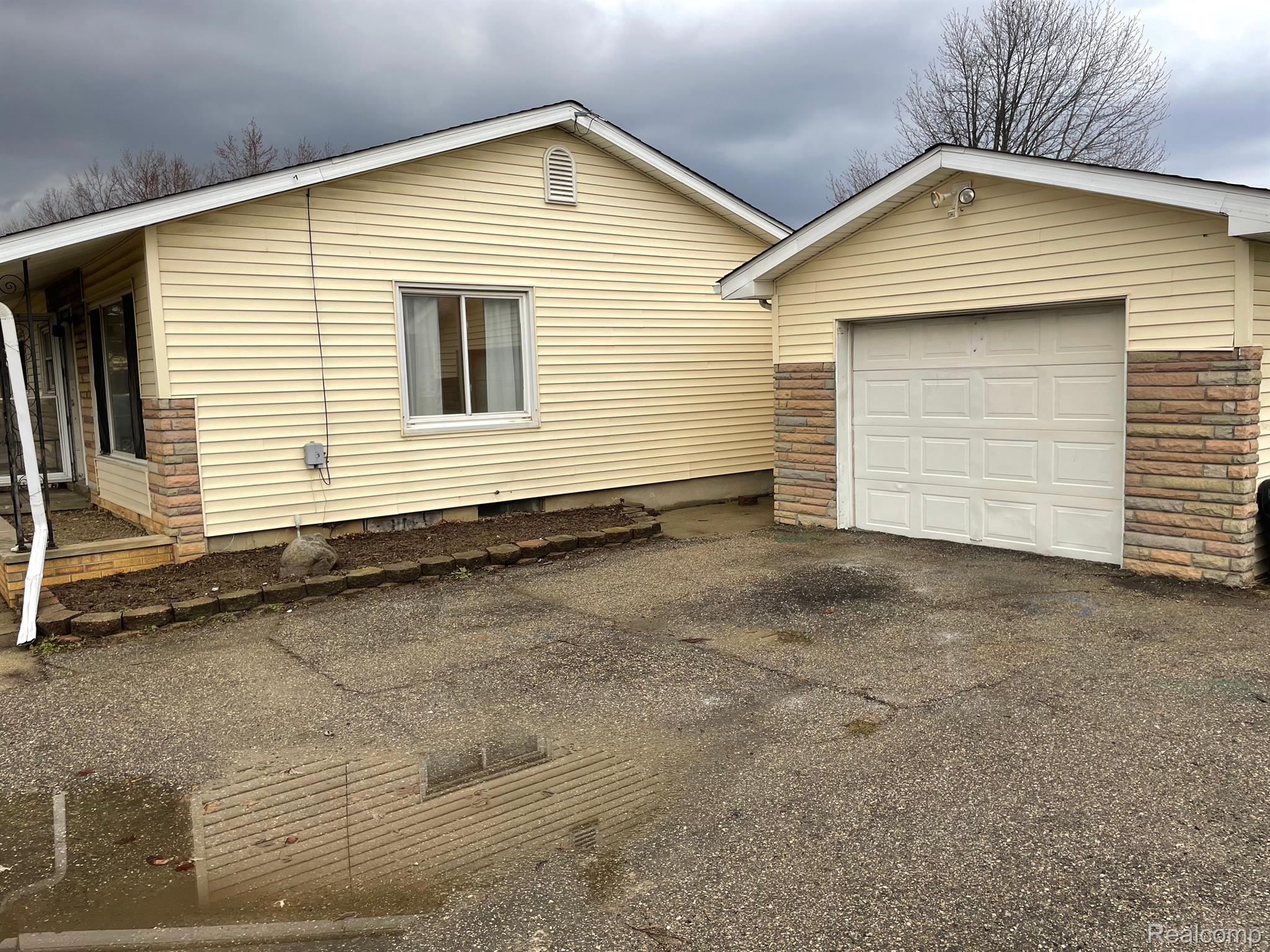 1140 Millville Road Lapeer, MI 48446 - Photo 4 of 21 Gallery Image 4