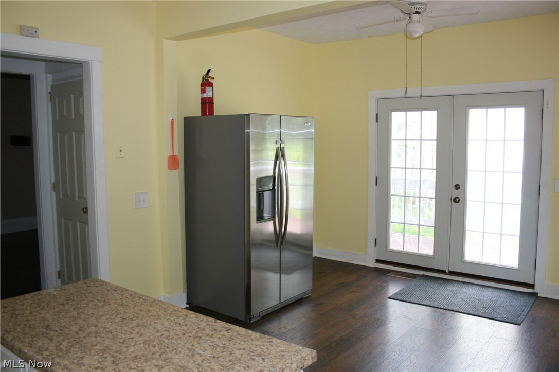 894 Walnut Road Southeast Massillon, OH 44646 - Photo 9 of 32 Gallery Image 9