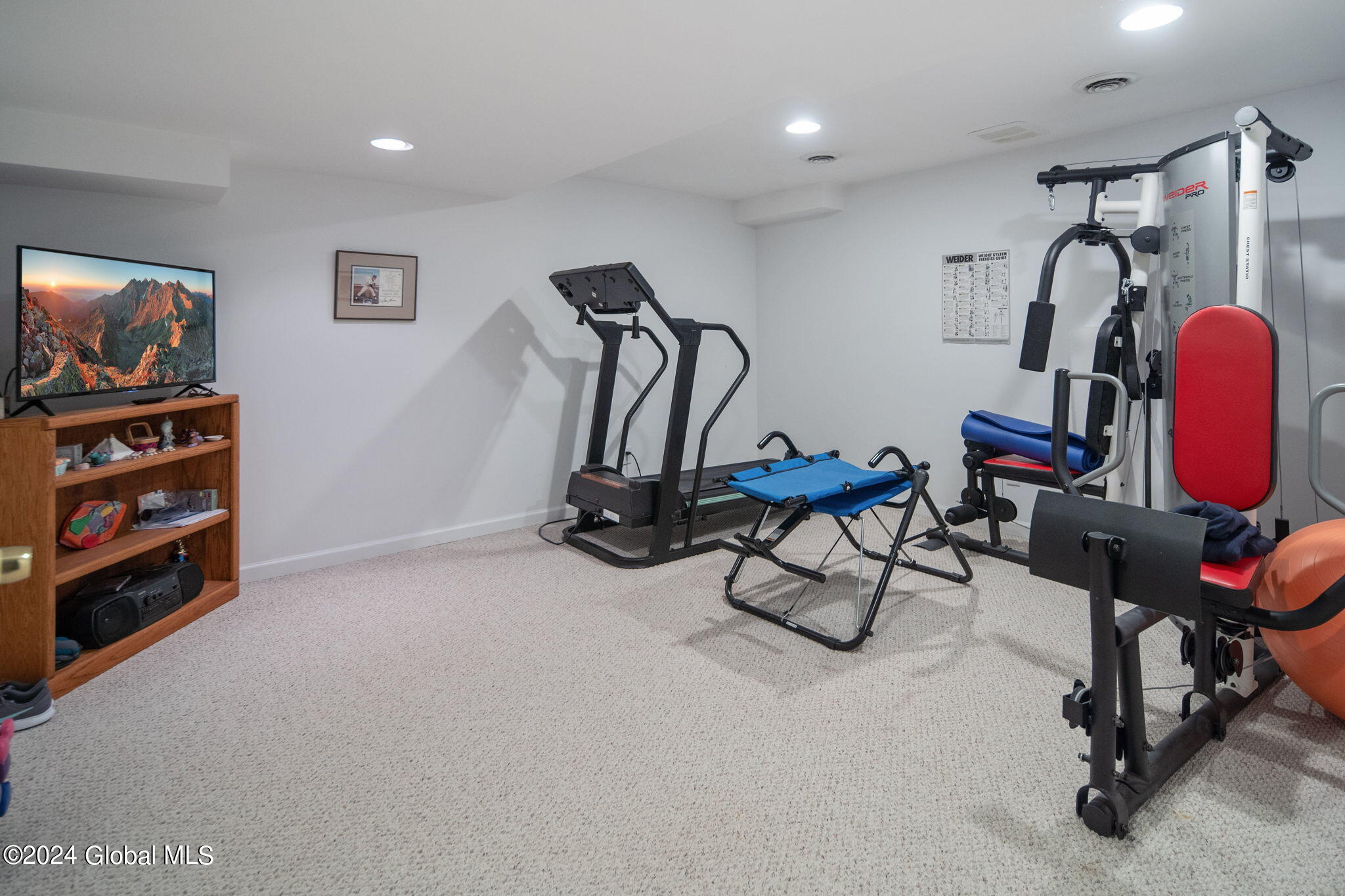 206 Shaker Ridge Drive Colonie, NY 12309 - Photo 27 of 41 Interior 26