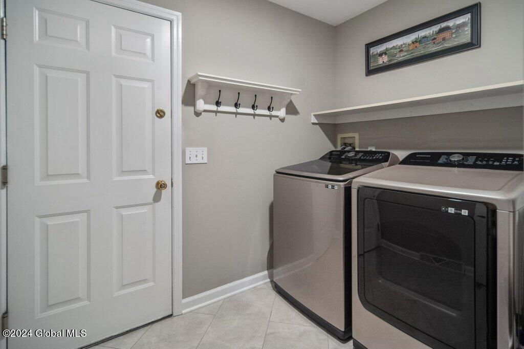 206 Shaker Ridge Drive Colonie, NY 12309 - Photo 10 of 41 Interior 09