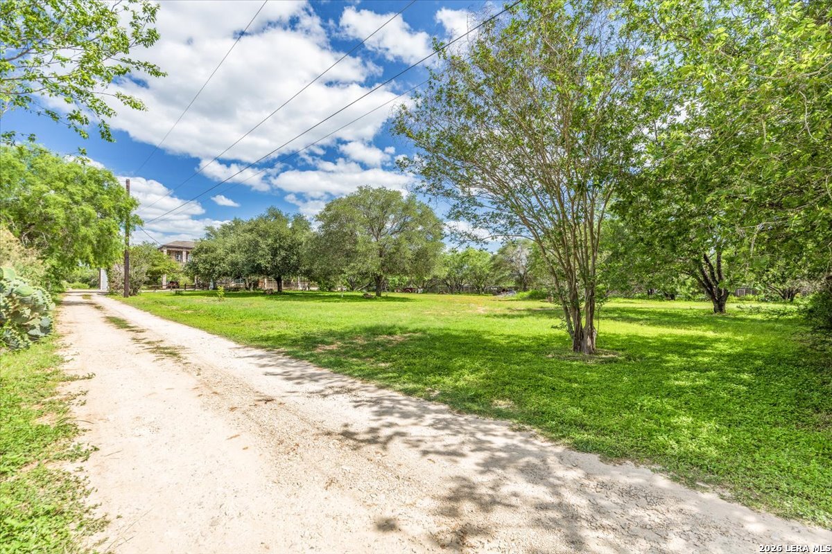 19590 Leal Road San Antonio, TX 78221 - Photo 37 of 42