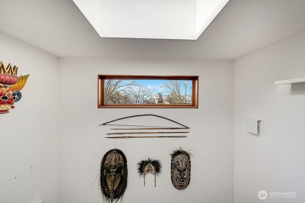 209 12th Avenue East Seattle, WA 98102 - Photo 22 of 40