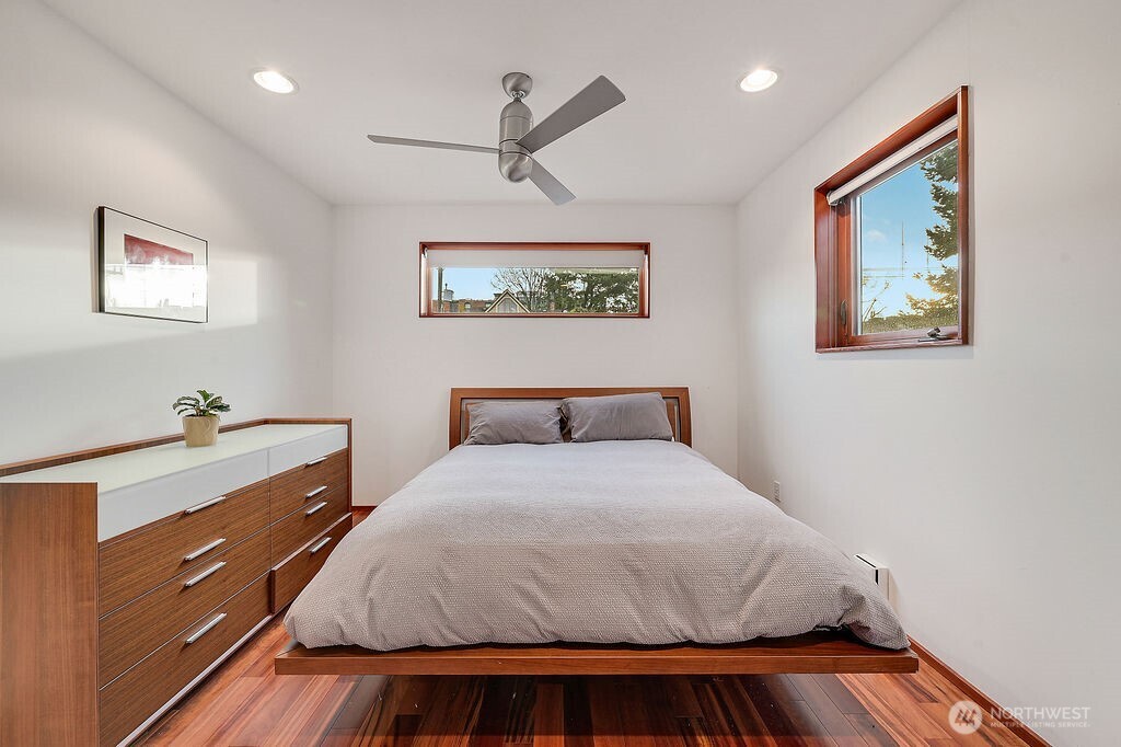 209 12th Avenue East Seattle, WA 98102 - Photo 24 of 40