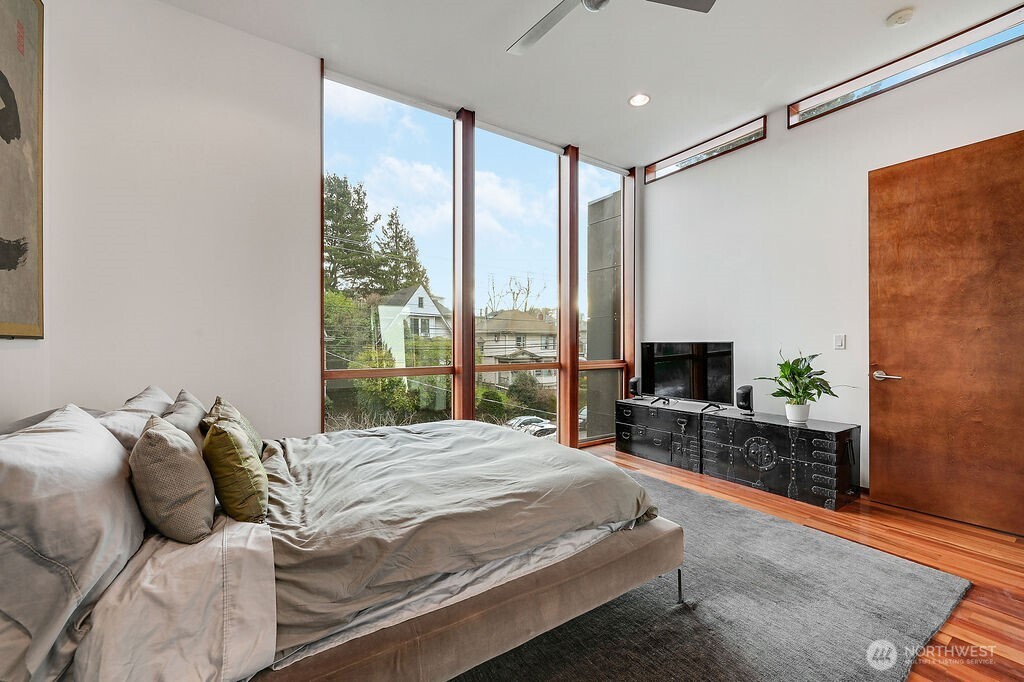 209 12th Avenue East Seattle, WA 98102 - Photo 29 of 40