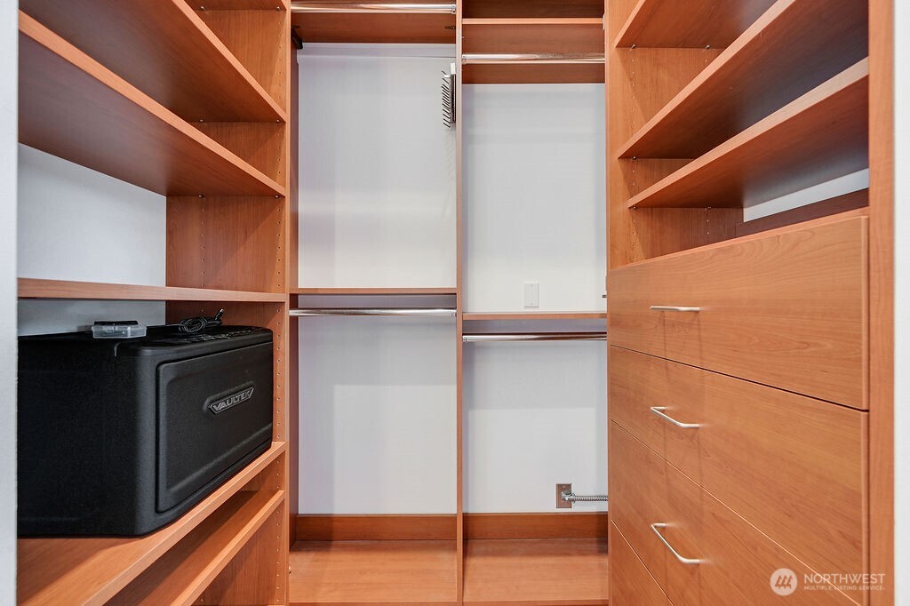 209 12th Avenue East Seattle, WA 98102 - Photo 33 of 40