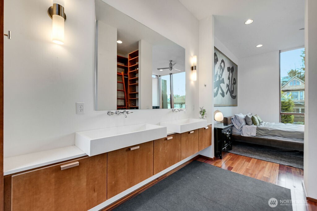 209 12th Avenue East Seattle, WA 98102 - Photo 35 of 40