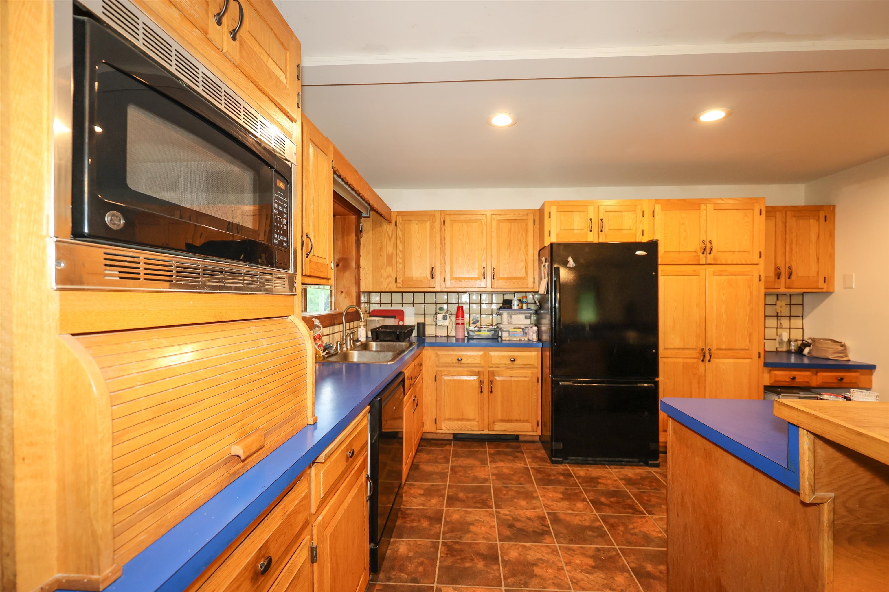 100 Peaslee Road Merrimack, NH 03054 - Photo 6 of 36