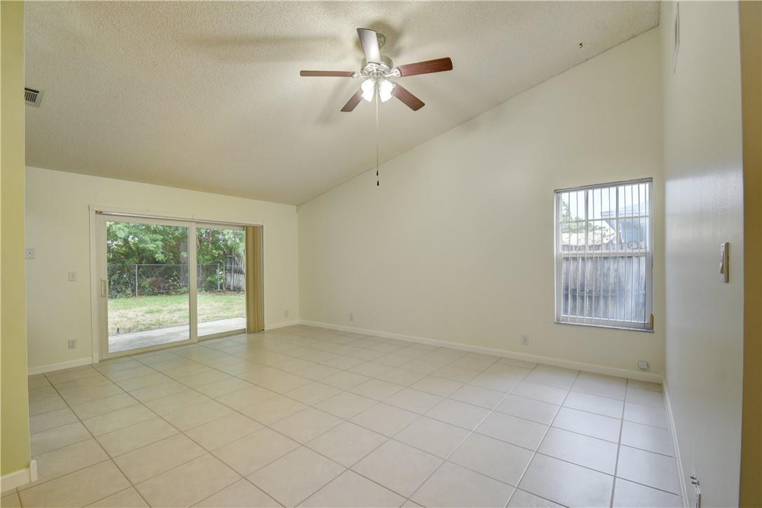 9369 Gettysburg Road Boca Raton, FL 33434 - Photo 4 of 27 Photo 4