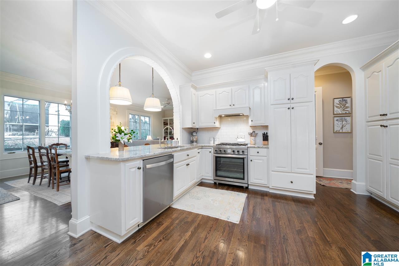 237 La Prado Place Birmingham, AL 35209 - Photo 9 of 39