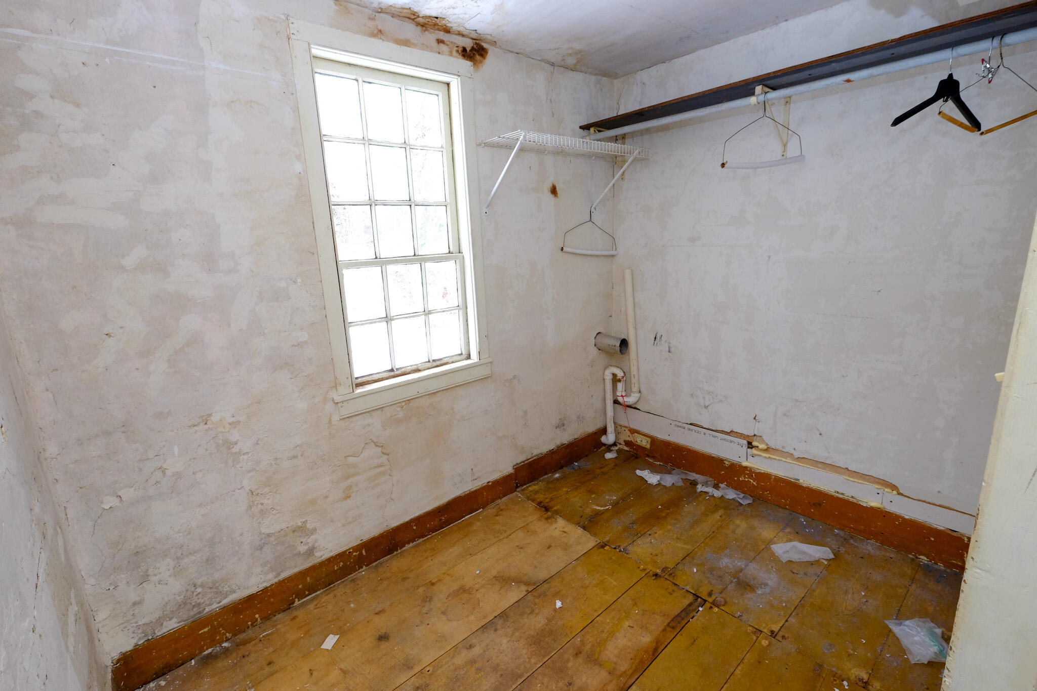 56 Snows Point Road St. George, ME 04860 - Photo 13 of 27 Laundry Area