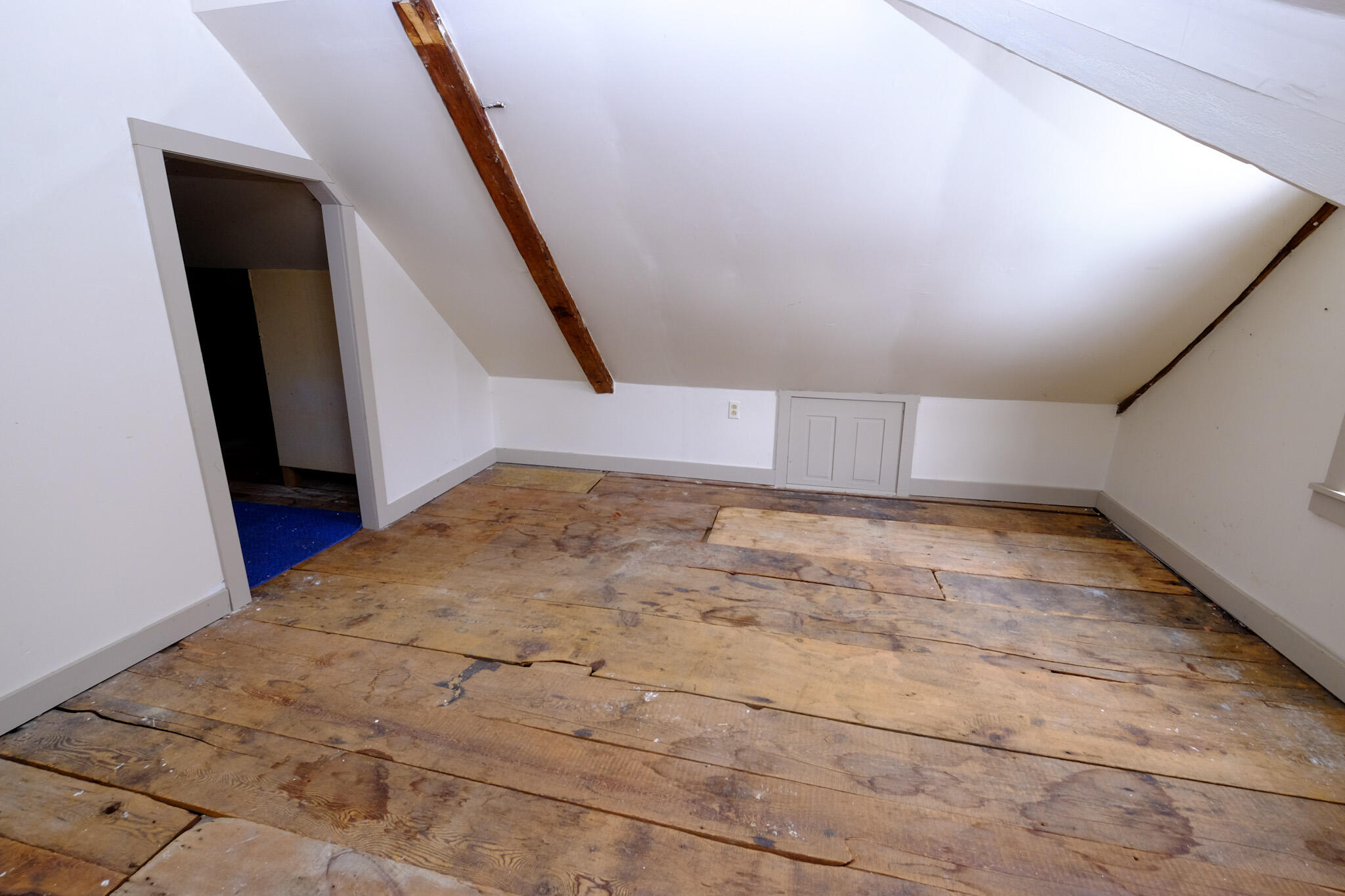 56 Snows Point Road St. George, ME 04860 - Photo 17 of 27 Upstairs