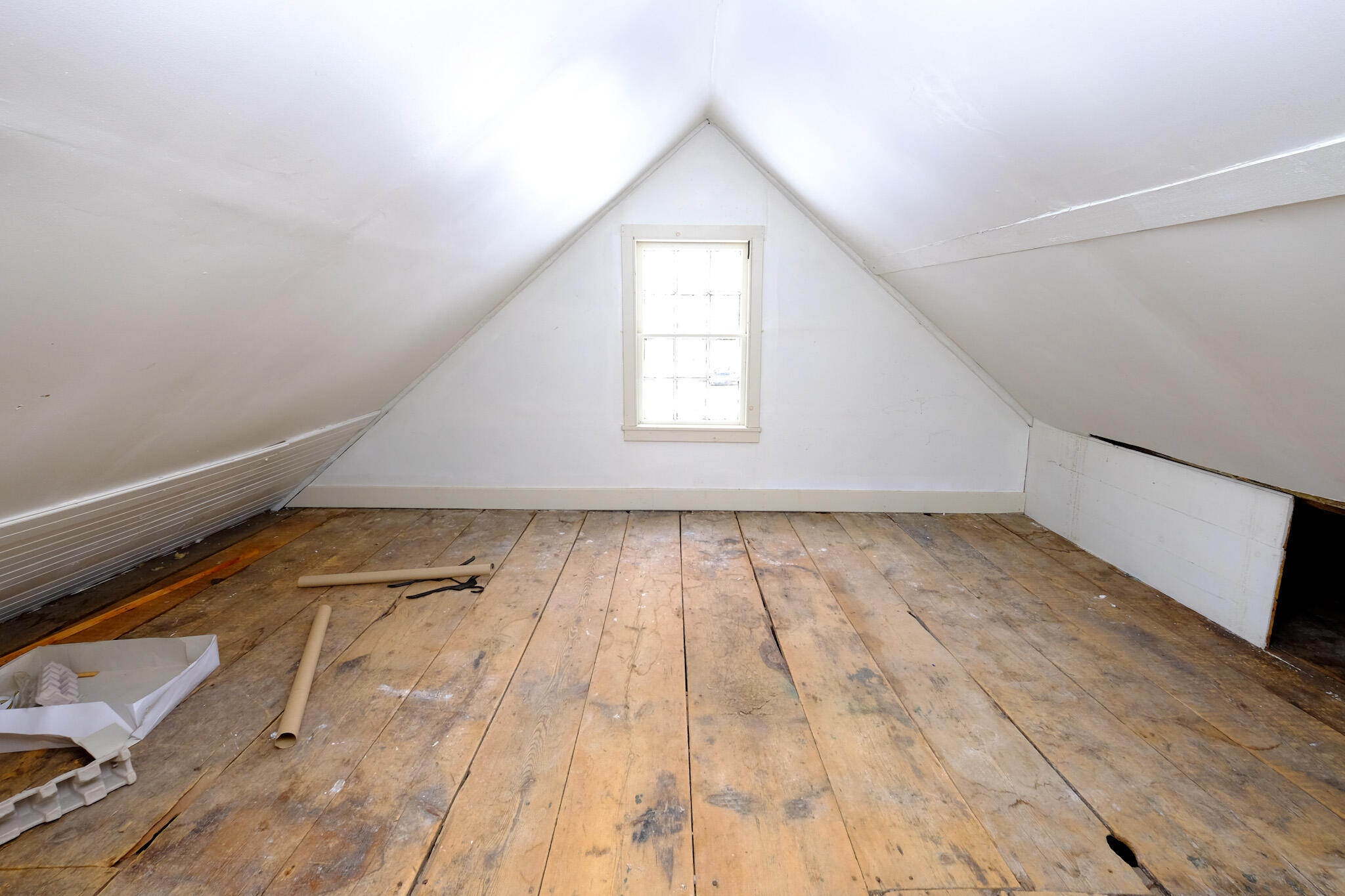 56 Snows Point Road St. George, ME 04860 - Photo 18 of 27 Upstairs