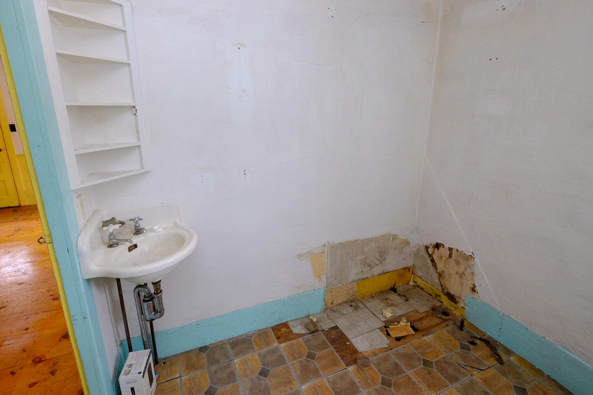 56 Snows Point Road St. George, ME 04860 - Photo 9 of 27 Bathroom