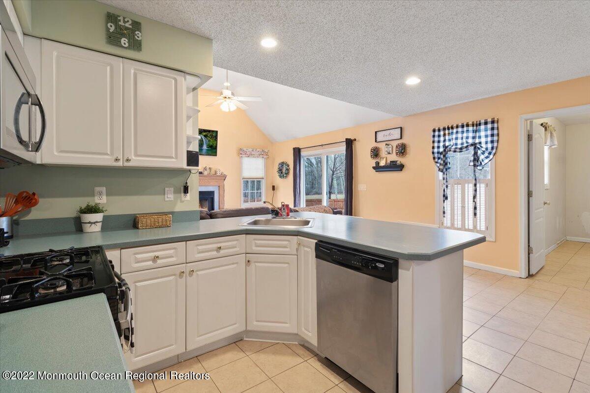 706 Hyson Road Jackson, NJ 08527 - Photo 12 of 30 13-706 Hyson Rd (13)