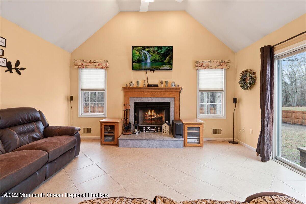 706 Hyson Road Jackson, NJ 08527 - Photo 7 of 30 07-706 Hyson Rd (7)