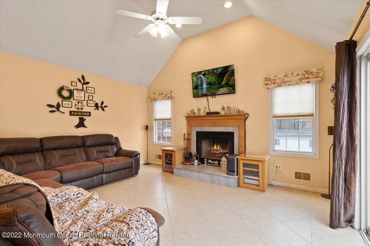 706 Hyson Road Jackson, NJ 08527 - Photo 8 of 30 08-706 Hyson Rd (8)