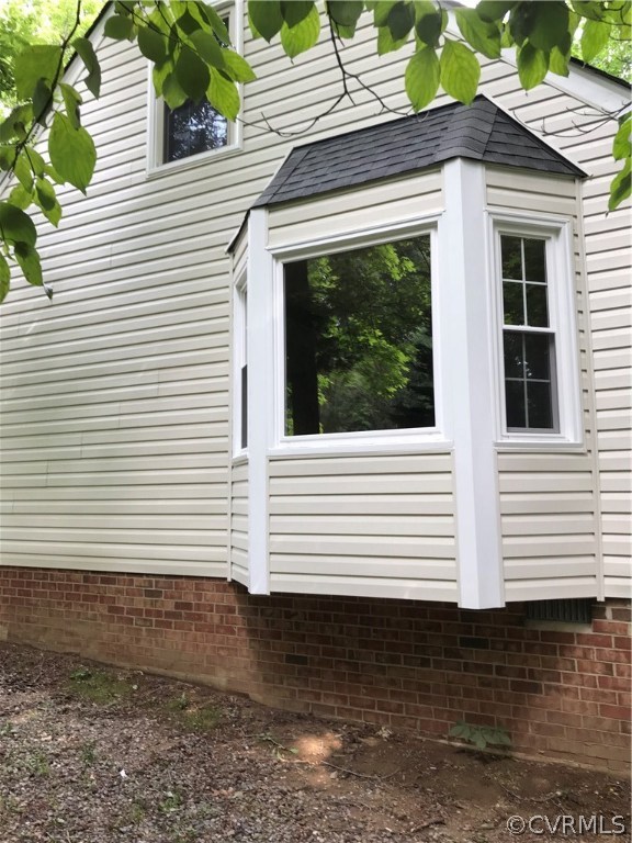 6904 Full Rack Court Midlothian, VA 23112 - Photo 5 of 29 a view of a house with a window