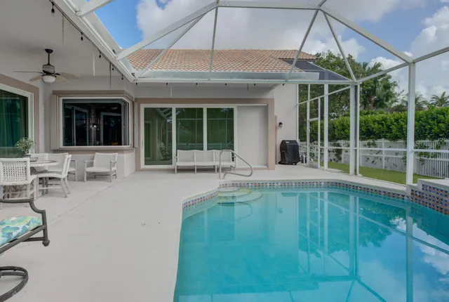 $1,200,000 | 18981 Southeast Outrigger Lane, Jupiter, FL 33458