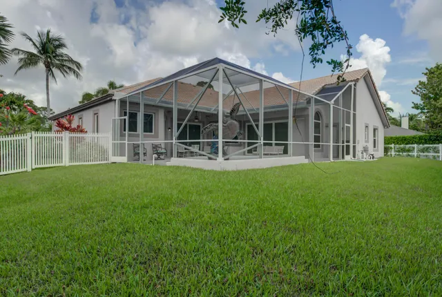 $1,200,000 | 18981 Southeast Outrigger Lane, Jupiter, FL 33458