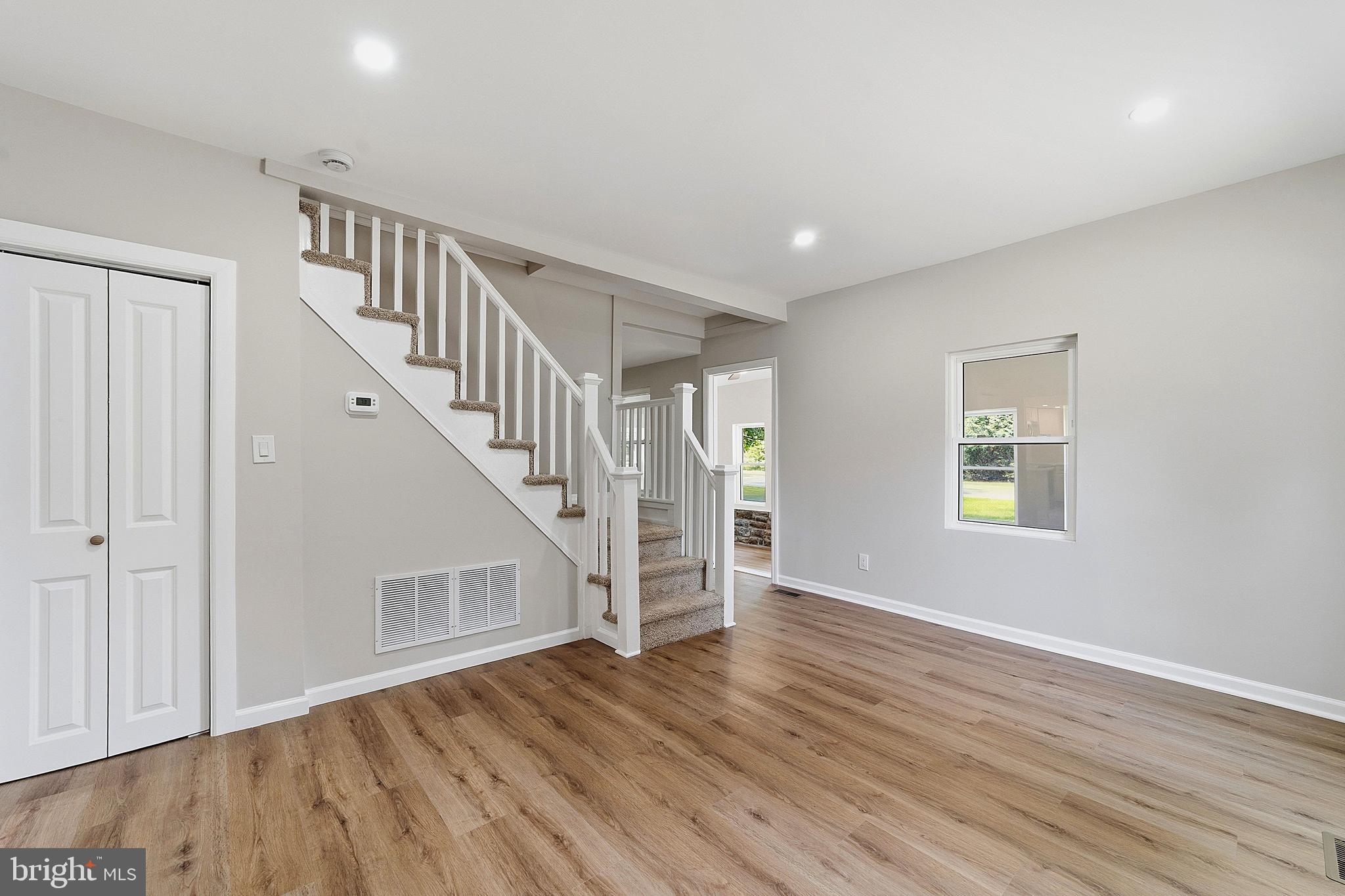 281 Friendship Road Cranbury, NJ 08512 - Photo 12 of 37