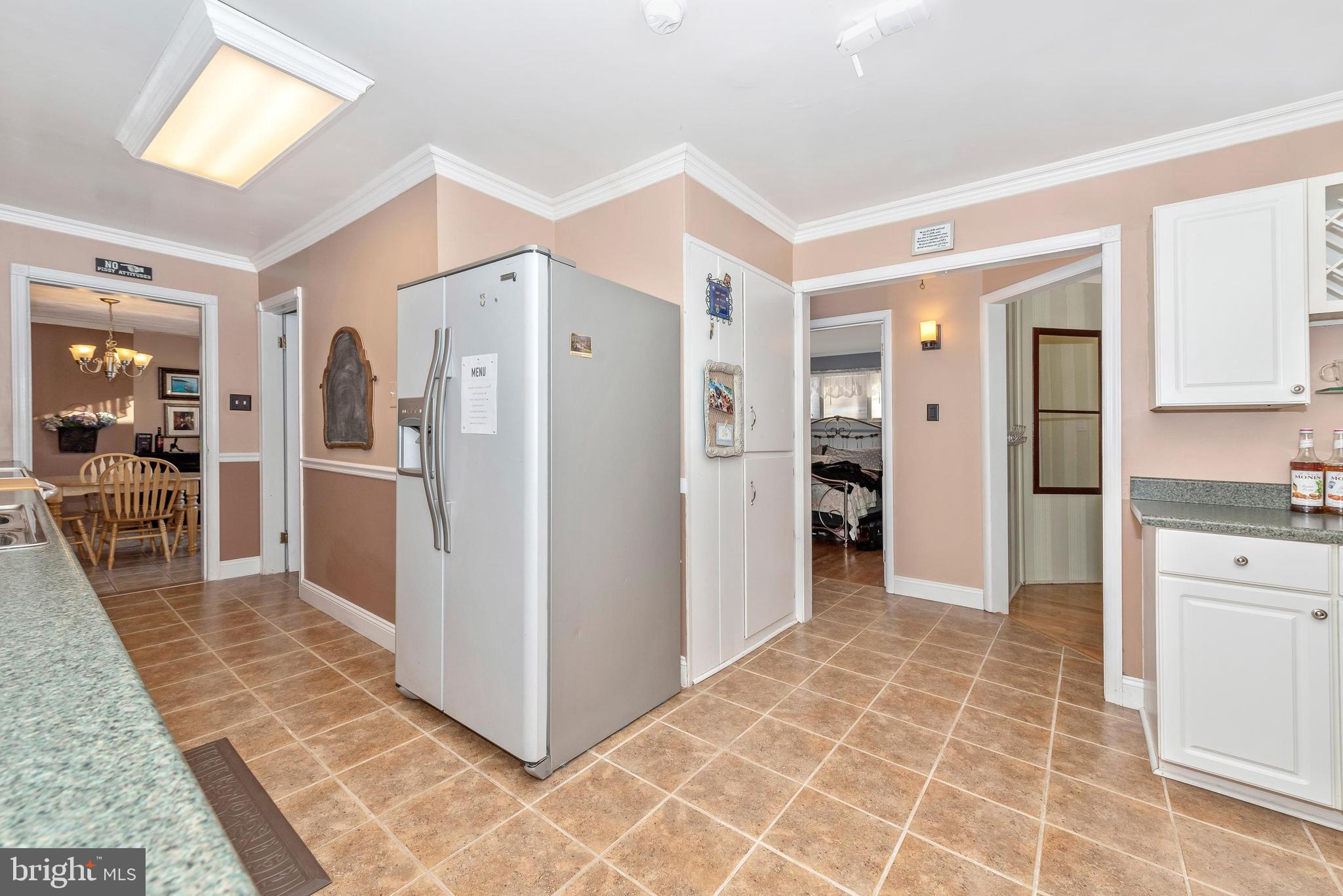 22518 Old Georgetown Road Smithsburg, MD 21783 - Photo 11 of 40 Open and Airy