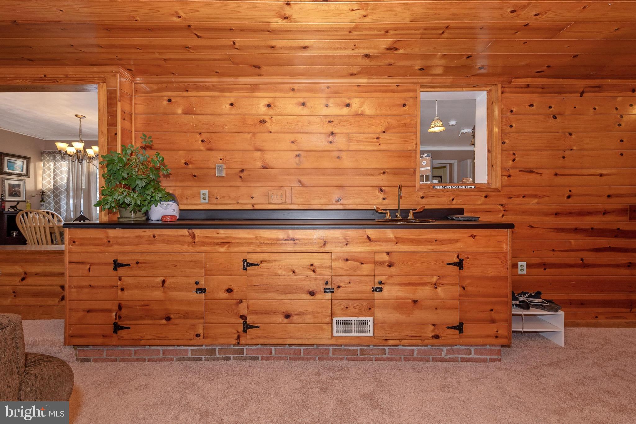22518 Old Georgetown Road Smithsburg, MD 21783 - Photo 18 of 40 Built In Wet Bar