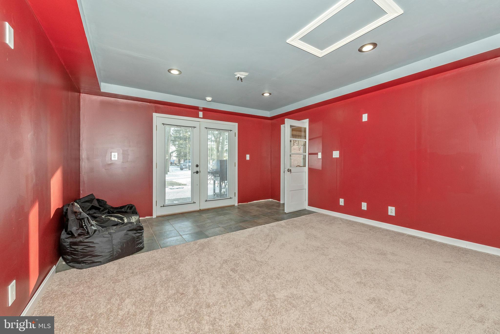 22518 Old Georgetown Road Smithsburg, MD 21783 - Photo 20 of 40 Bonus Room opens to Front Patio