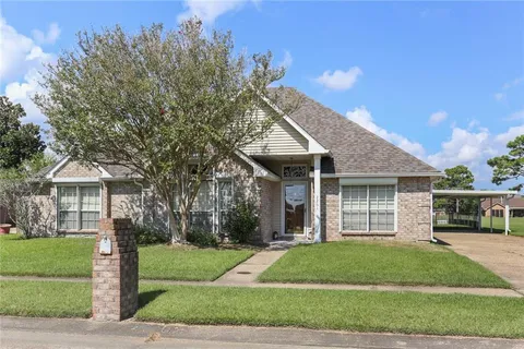 $259,000 | 2261 Country Club Drive, Laplace, LA 70068