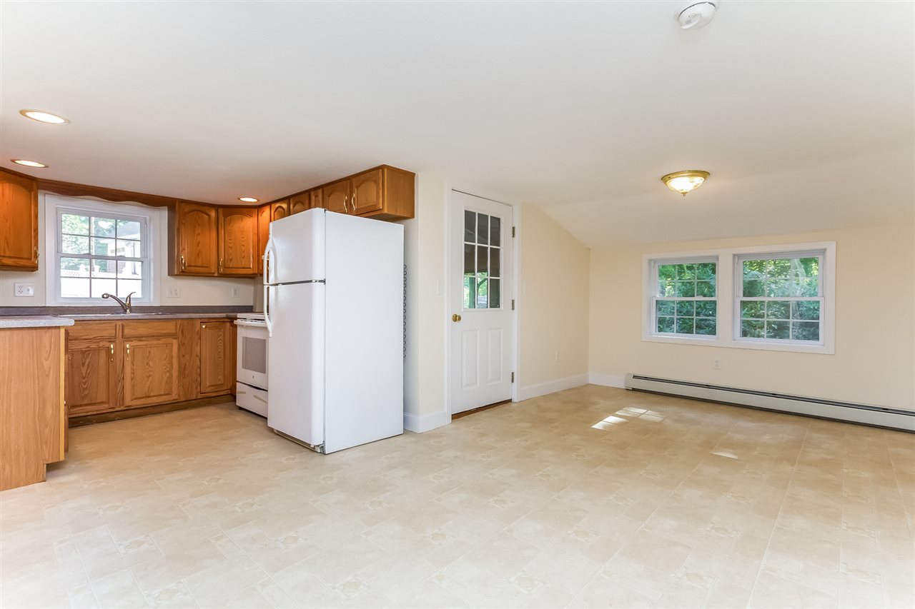 9 Derry Road Chester, NH 03036 - Photo 11 of 38