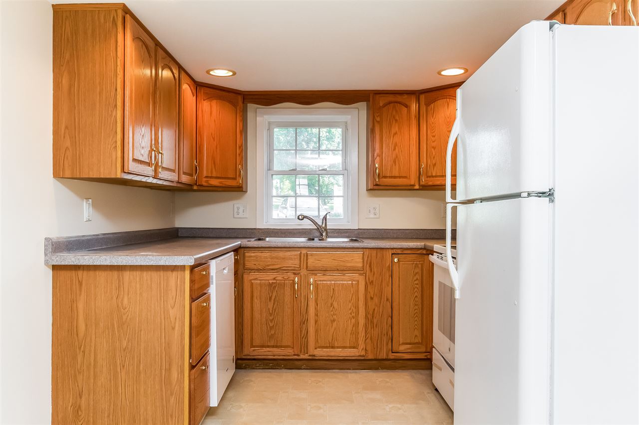9 Derry Road Chester, NH 03036 - Photo 13 of 38