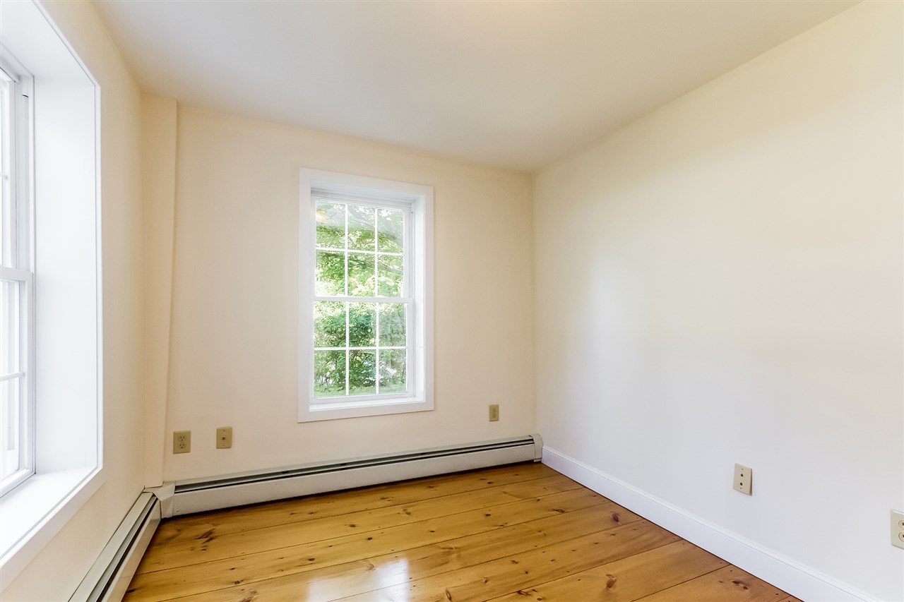 9 Derry Road Chester, NH 03036 - Photo 20 of 38
