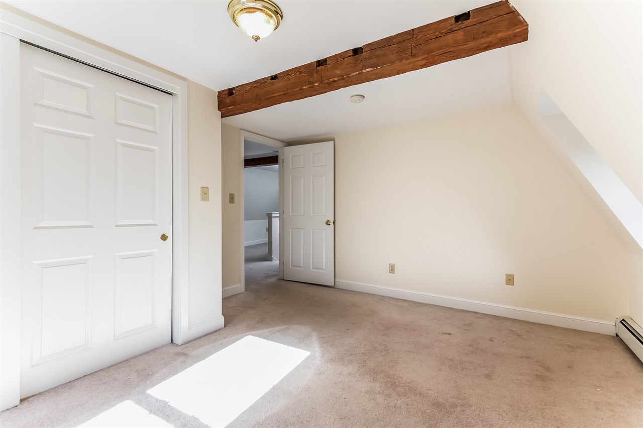 9 Derry Road Chester, NH 03036 - Photo 22 of 38