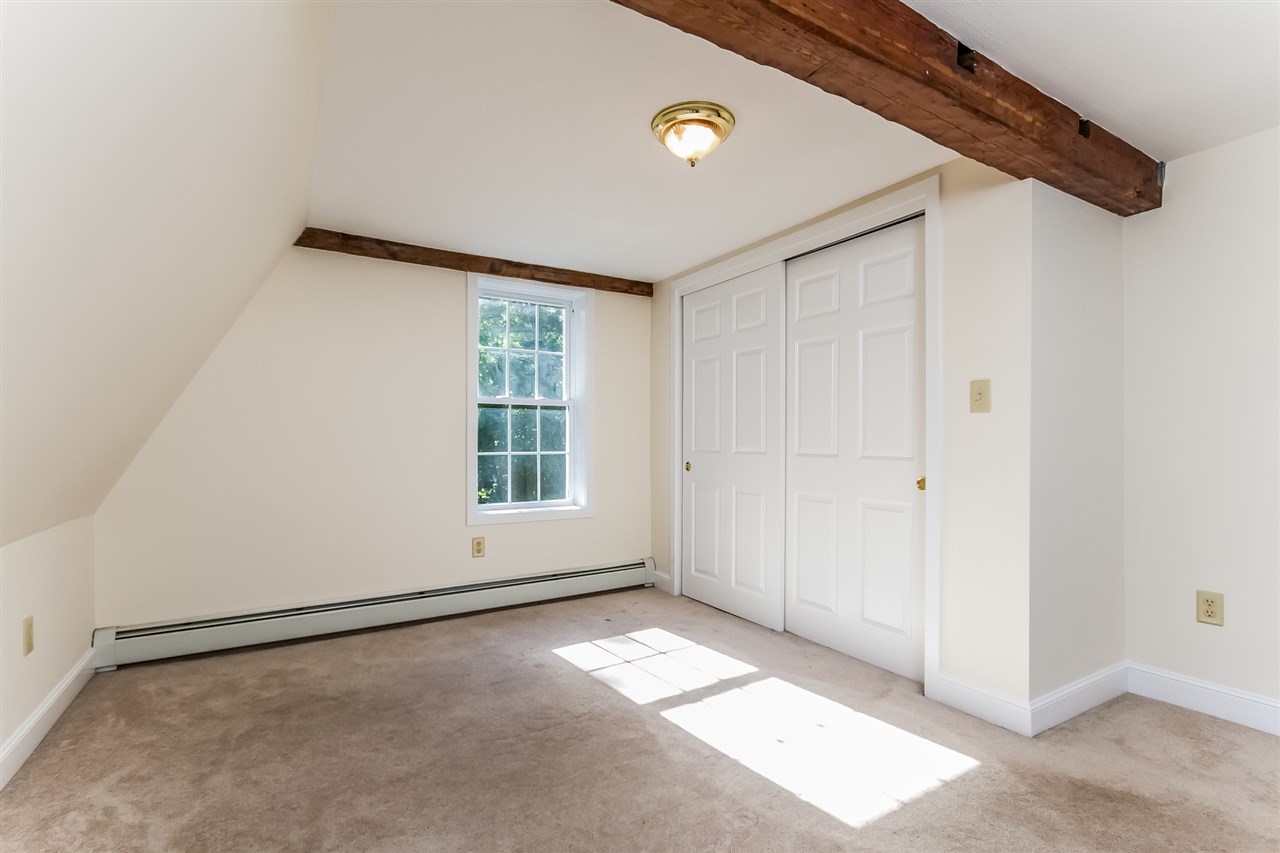 9 Derry Road Chester, NH 03036 - Photo 23 of 38