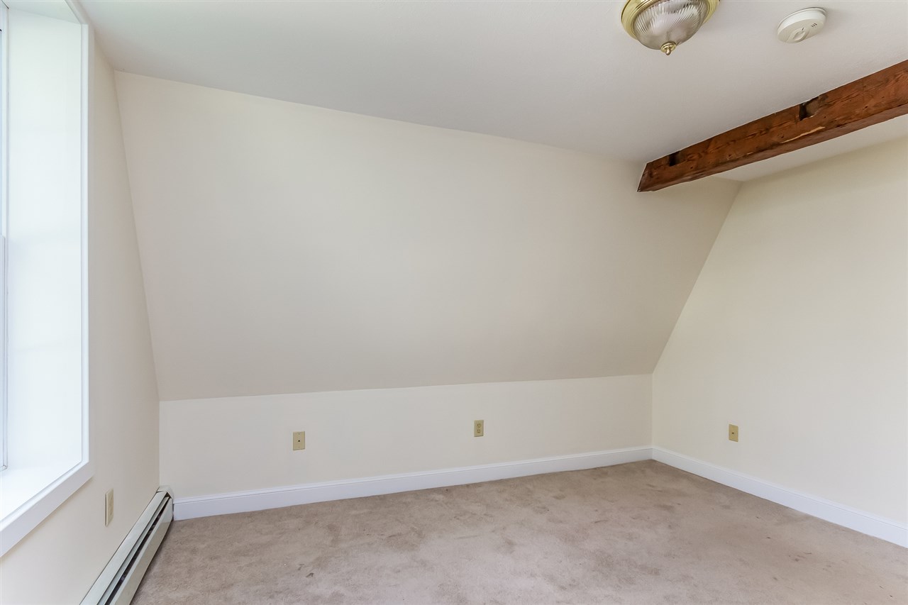 9 Derry Road Chester, NH 03036 - Photo 27 of 38