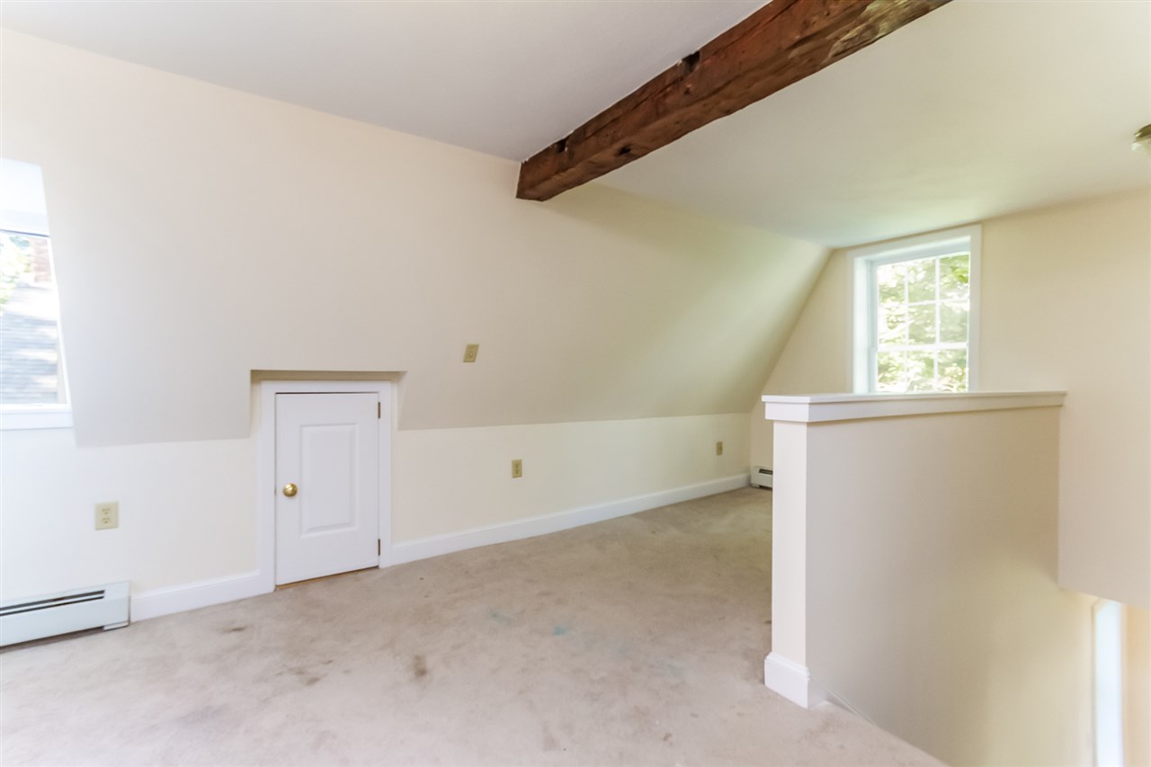 9 Derry Road Chester, NH 03036 - Photo 29 of 38