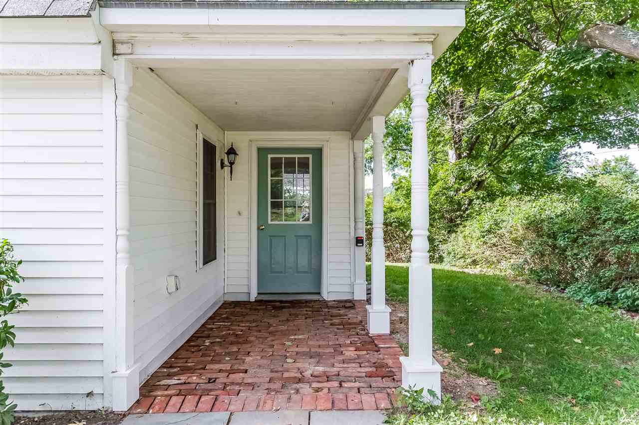 9 Derry Road Chester, NH 03036 - Photo 4 of 38