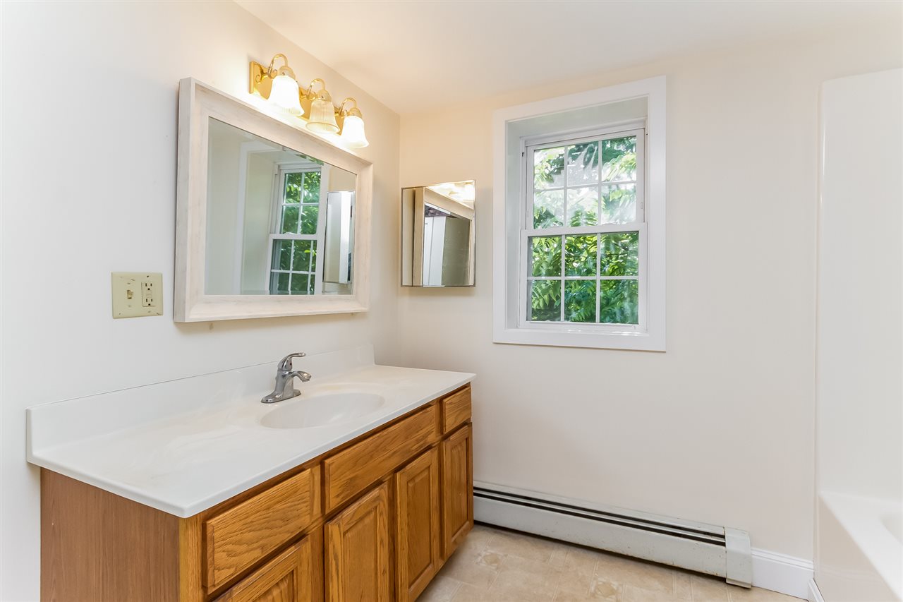 9 Derry Road Chester, NH 03036 - Photo 31 of 38