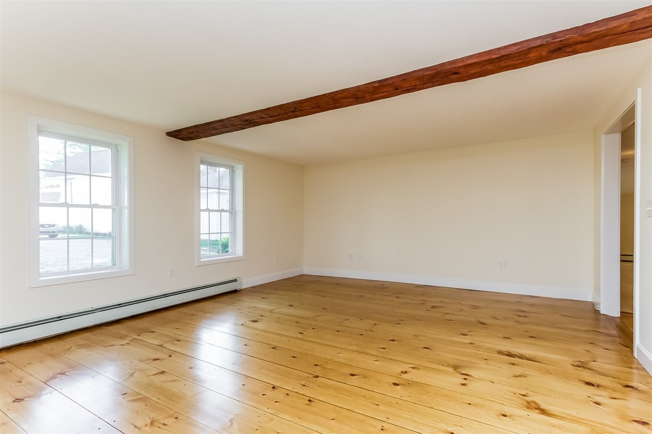 9 Derry Road Chester, NH 03036 - Photo 6 of 38