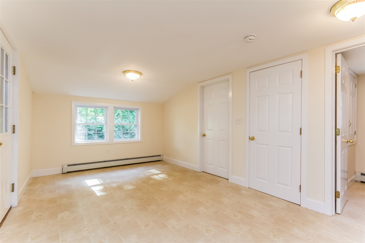 9 Derry Road Chester, NH 03036 - Photo 9 of 38