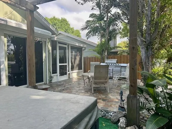 $420,000 | 7715 33rd Lane East, Sarasota, FL 34243