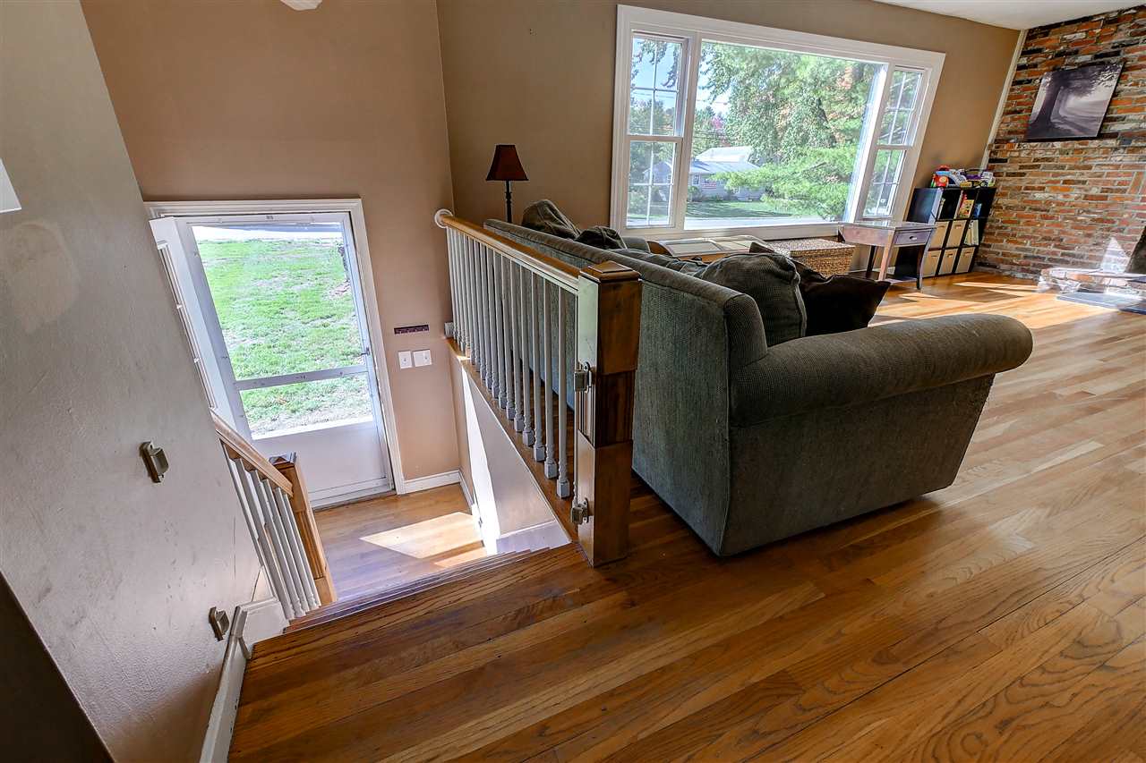 117 Baboosic Lake Road Merrimack, NH 03054 - Photo 3 of 36
