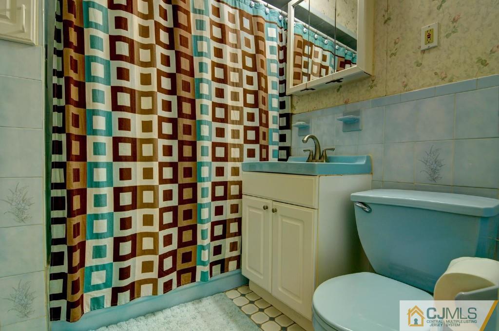 1247 Brookside Road Piscataway, NJ 08854 - Photo 14 of 17 Gallery Image 14