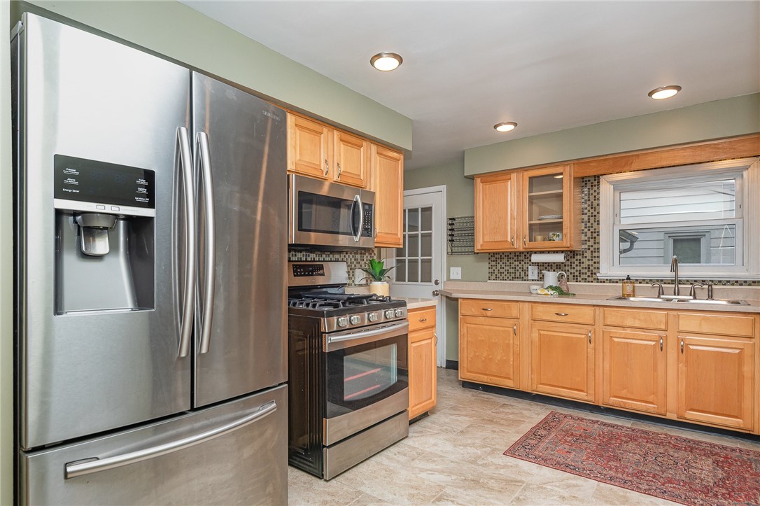 355 Orland Road Irondequoit, NY 14622 - Photo 11 of 34