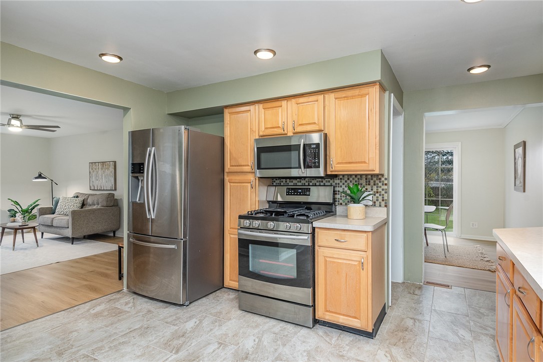 355 Orland Road Irondequoit, NY 14622 - Photo 8 of 34