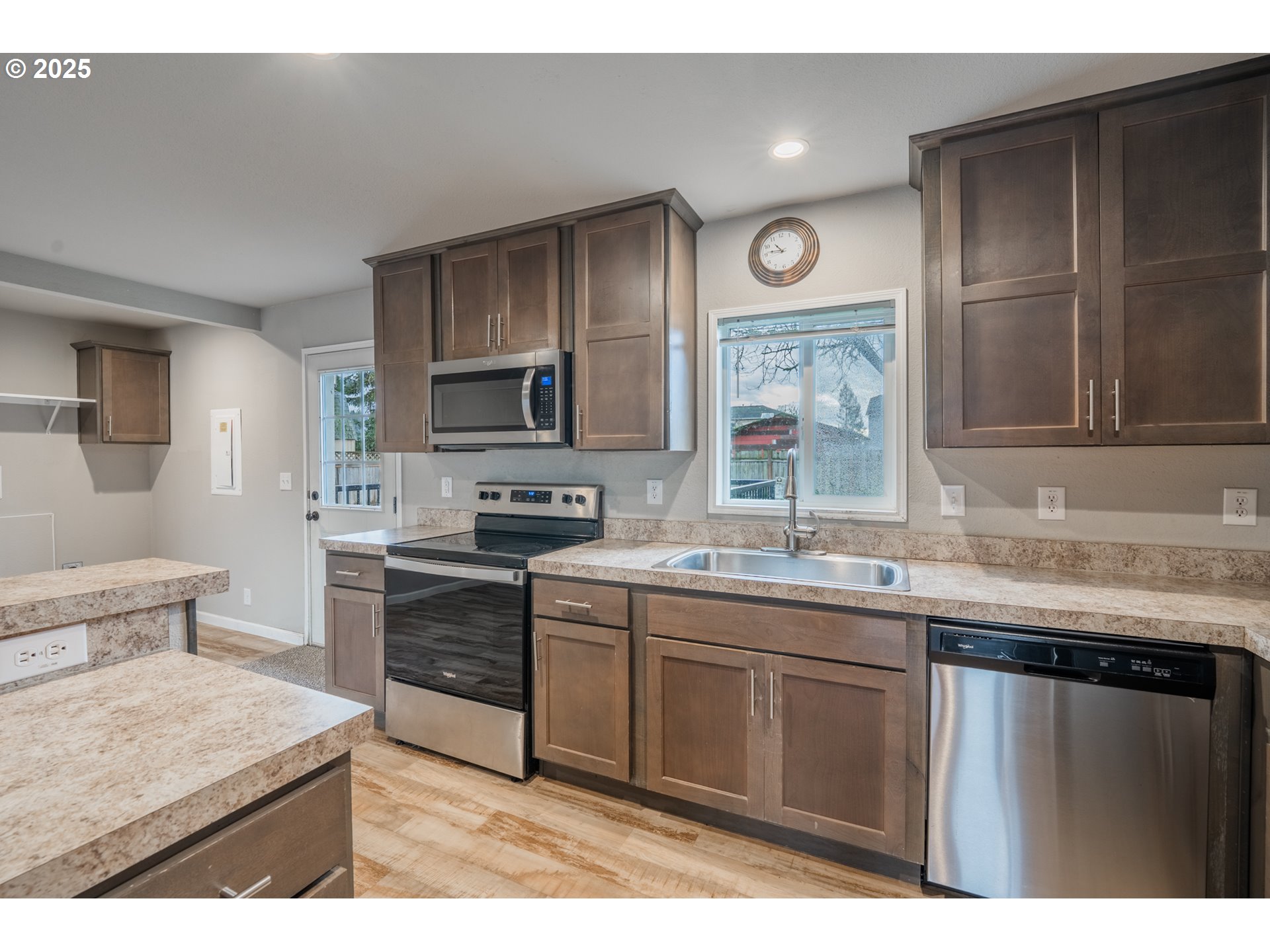 2560 Brown Road Northeast Salem, OR 97305 - Photo 7 of 30